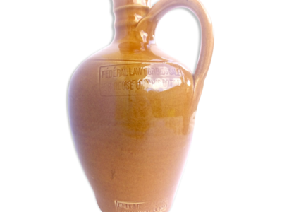 ART Bouteille de rhum en grès de la distillerie Desjonquères marron 12x0x20