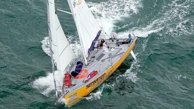 Cap Adrénaline Navigation sportive en voilier de la route du Rhum près de Cherbourg